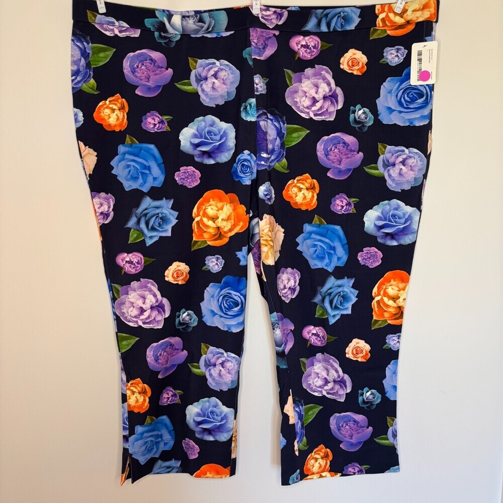 ISAAC MIZRAHI LIVE! NEW Floral Navy Capri Pants Womens 32W Stretch Plus